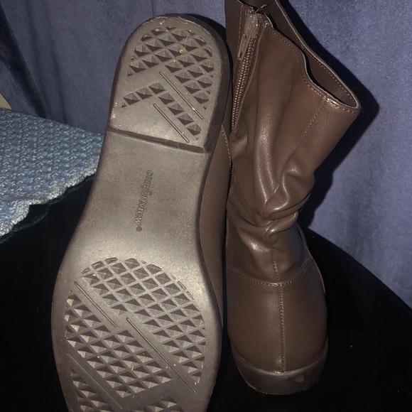 Booties - Picture 4 of 4